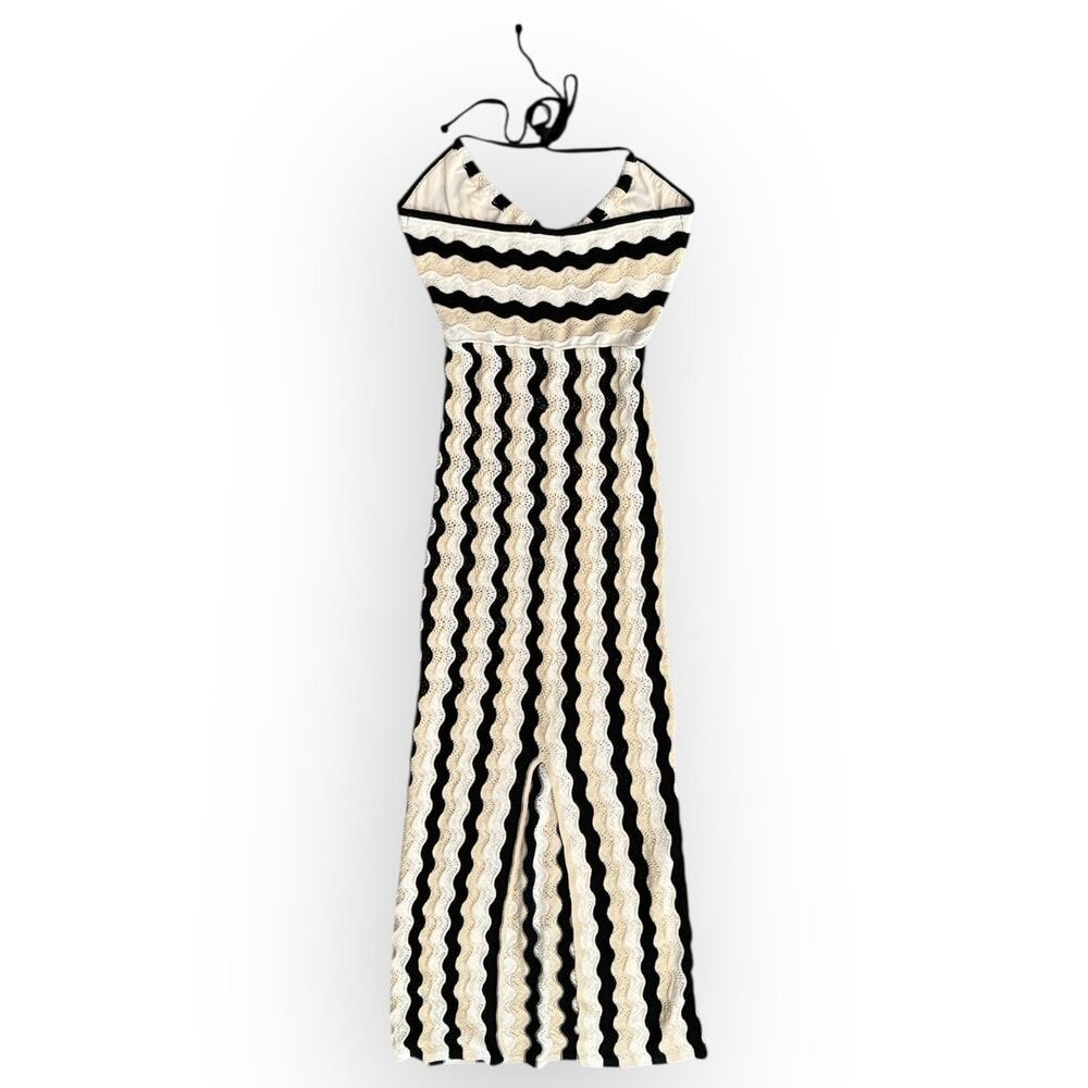 Elegant Black and White Swim Coverup - Picture 4 of 9
